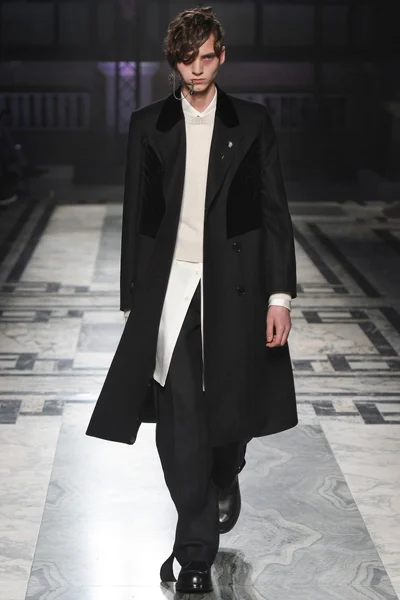 Look 1